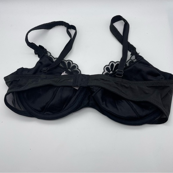 Victoria's Secret Black Lace Bra Underwire Floral Lined Adjustable Straps 36B - Picture 2 of 4